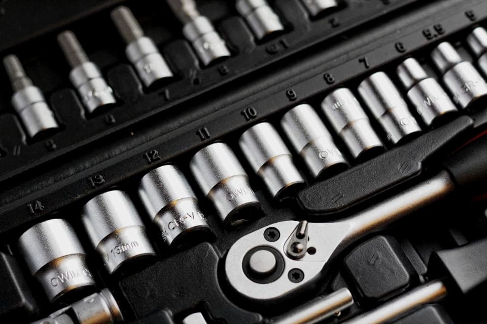 Mercedes-Benz parts for the trade